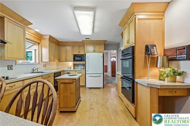 1042 North 38th Street, South Whitehall Twp, PA 18104