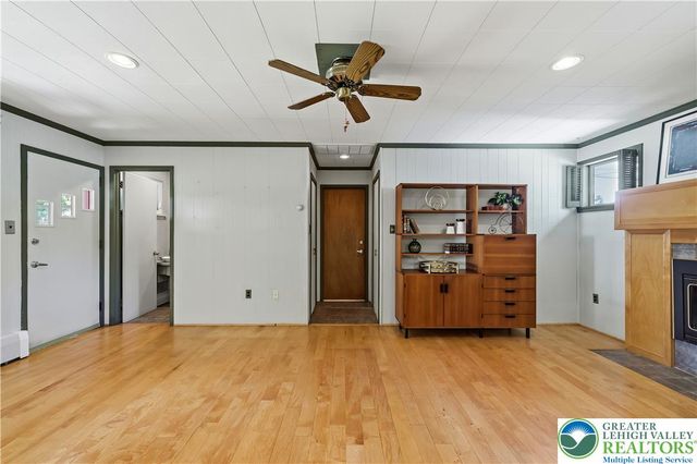 1042 North 38th Street, South Whitehall Twp, PA 18104