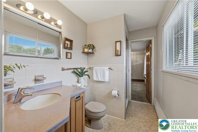 1042 North 38th Street, South Whitehall Twp, PA 18104