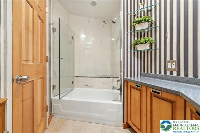 1042 North 38th Street, South Whitehall Twp, PA 18104