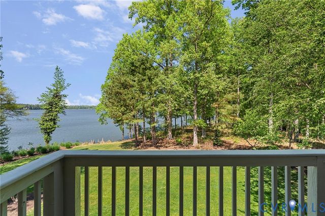 5213 Clipper Cove Rd, Midlothian, VA 23112