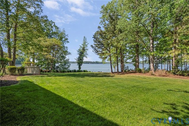 5213 Clipper Cove Rd, Midlothian, VA 23112