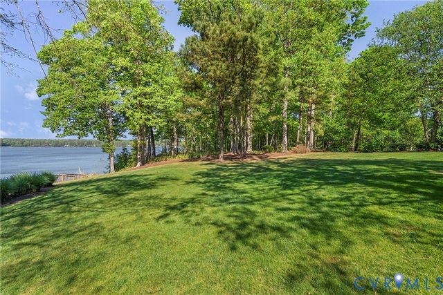5213 Clipper Cove Rd, Midlothian, VA 23112