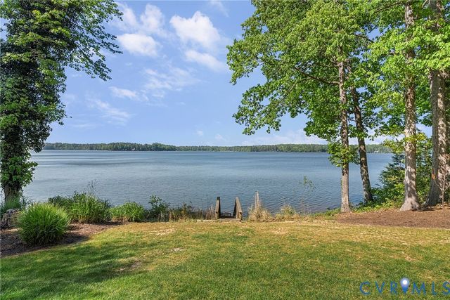5213 Clipper Cove Rd, Midlothian, VA 23112
