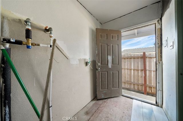 405 Lookout Street, Lake Elsinore, CA 92530