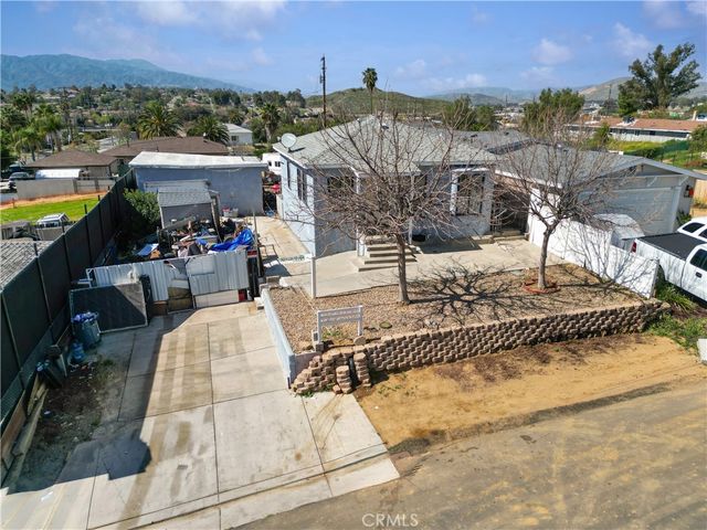 405 Lookout Street, Lake Elsinore, CA 92530