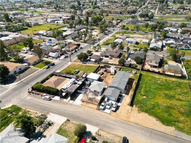 405 Lookout Street, Lake Elsinore, CA 92530