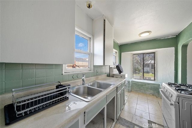 405 Lookout Street, Lake Elsinore, CA 92530