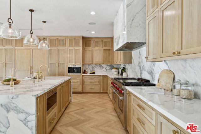 4261 Temma Court, Calabasas, CA 91302