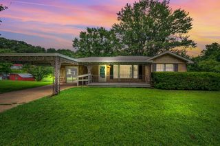122 Tracy Academy St, Charlotte, TN 37036