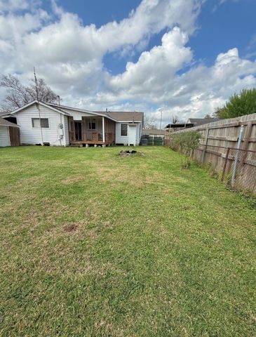 2208 7th St, Galena Park, TX 77547