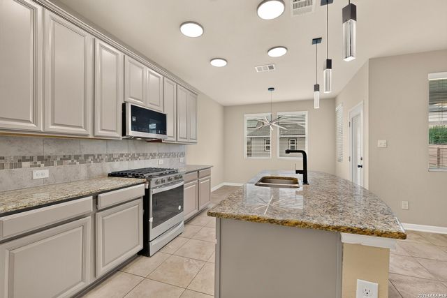 6906 Hanover Stone, San Antonio, TX 78244