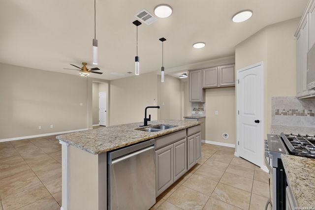 6906 Hanover Stone, San Antonio, TX 78244