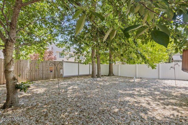 123 Mermaid Drive, Manahawkin, NJ 08050