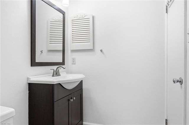 2096 Weybridge DR, Virginia Beach, VA 23454