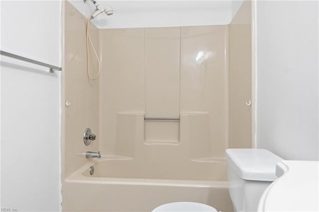 2096 Weybridge DR, Virginia Beach, VA 23454