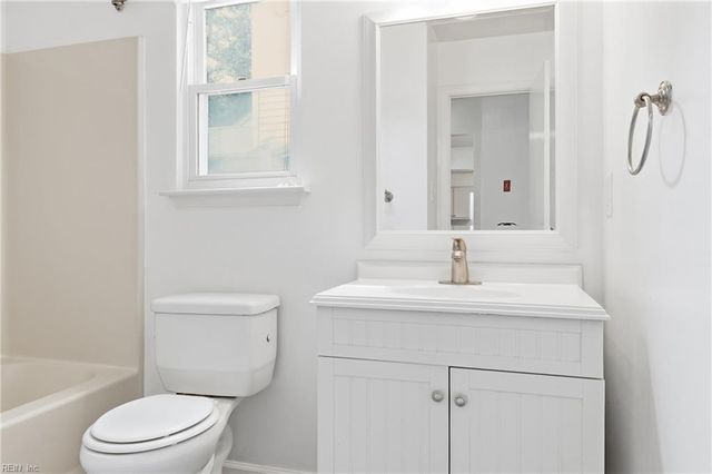 2096 Weybridge DR, Virginia Beach, VA 23454