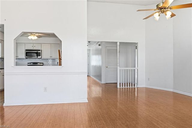 2096 Weybridge DR, Virginia Beach, VA 23454