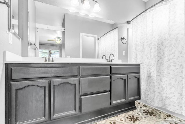 7950 Eskdale Ct, Sacramento, CA 95829