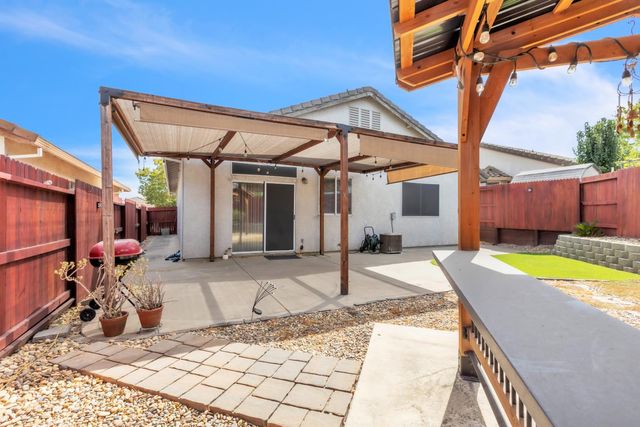7950 Eskdale Ct, Sacramento, CA 95829