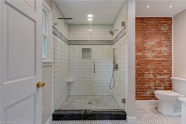 1000 Meade Drive, Greensboro, NC 27410