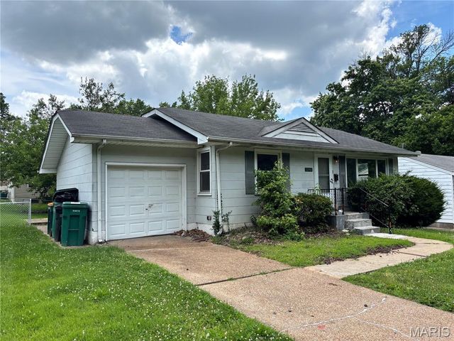 1246 Darr Drive, St Louis, MO 63137