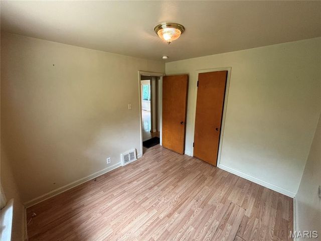 1246 Darr Drive, St Louis, MO 63137
