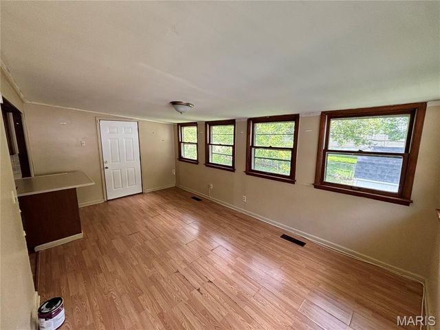 1246 Darr Drive, St Louis, MO 63137