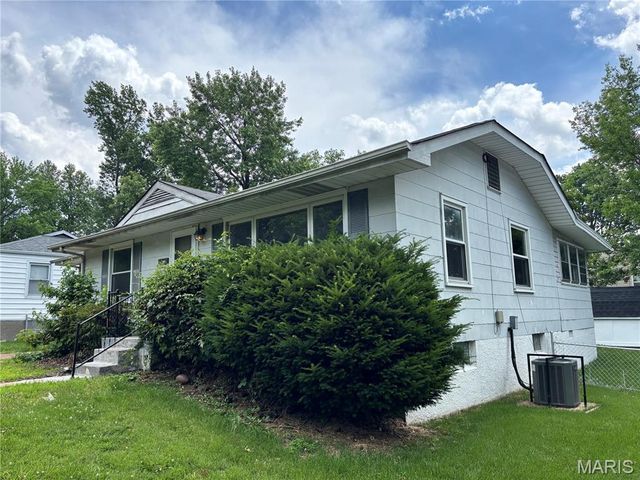 1246 Darr Drive, St Louis, MO 63137