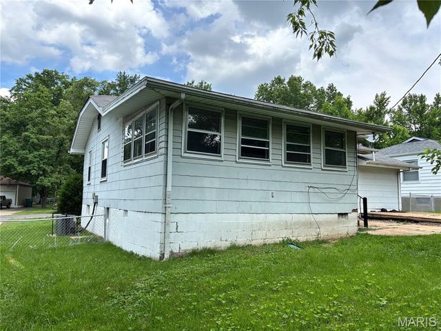 1246 Darr Drive, St Louis, MO 63137