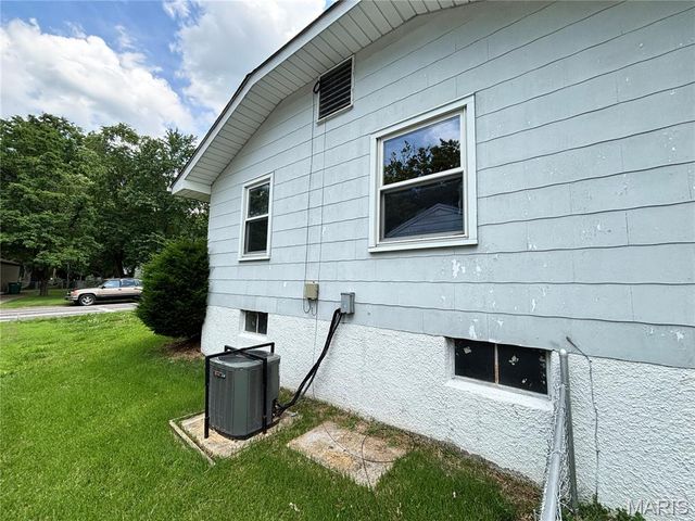 1246 Darr Drive, St Louis, MO 63137
