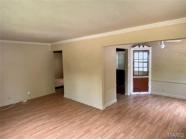 1246 Darr Drive, St Louis, MO 63137