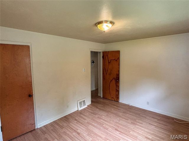 1246 Darr Drive, St Louis, MO 63137