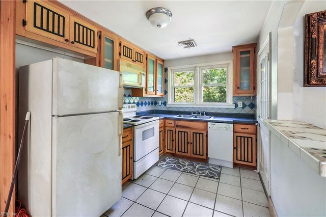 108 Diamond AVE, Chesapeake, VA 23323