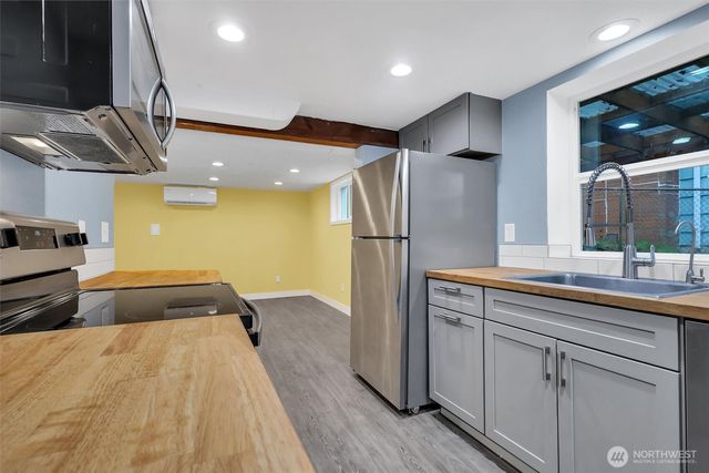 12534 North Park Avenue N, Seattle, WA 98133