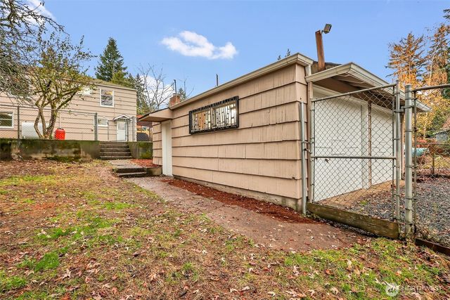 12534 North Park Avenue N, Seattle, WA 98133