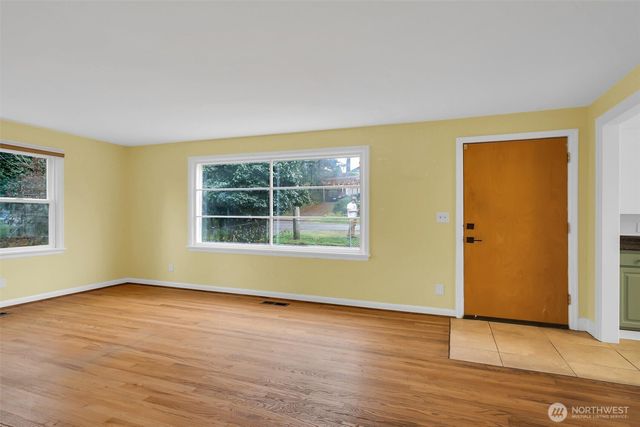 12534 North Park Avenue N, Seattle, WA 98133