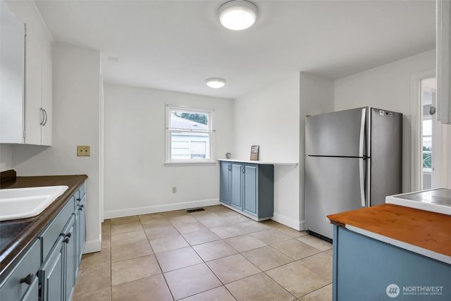 12534 North Park Avenue N, Seattle, WA 98133