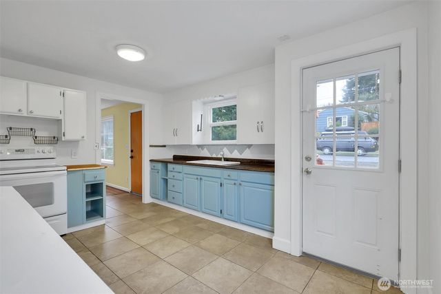 12534 North Park Avenue N, Seattle, WA 98133