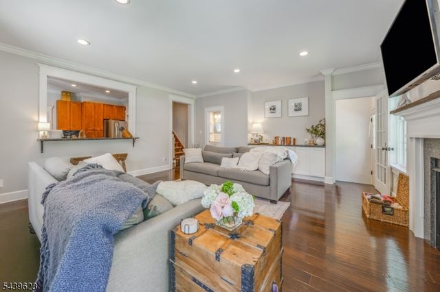 413 Mountain Ave, Long Hill Twp., NJ 07933