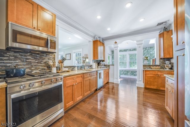 413 Mountain Ave, Long Hill Twp., NJ 07933