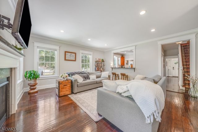 413 Mountain Ave, Long Hill Twp., NJ 07933