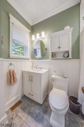 413 Mountain Ave, Long Hill Twp., NJ 07933