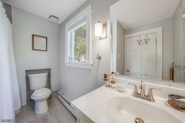 413 Mountain Ave, Long Hill Twp., NJ 07933
