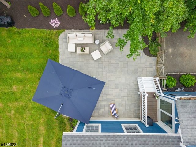 413 Mountain Ave, Long Hill Twp., NJ 07933