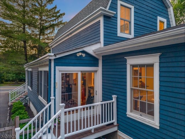 413 Mountain Ave, Long Hill Twp., NJ 07933