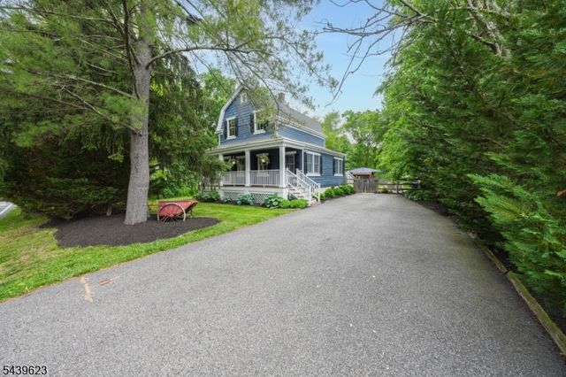 413 Mountain Ave, Long Hill Twp., NJ 07933