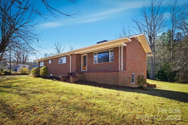 2705 W US 70 Highway, Morganton, NC 28655