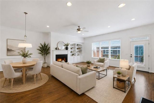 950 Opelousas Way, Atlanta, GA 30328