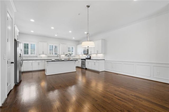 950 Opelousas Way, Atlanta, GA 30328